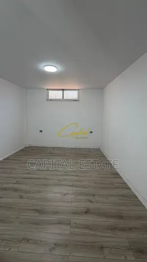 ZYRE ME QIRA 130 M2 ISH EKSPOZITA 80.000 LEKE