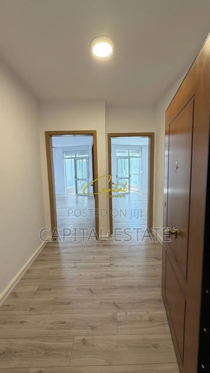 ZYRE ME QIRA 130 M2 ISH EKSPOZITA 80.000 LEKE