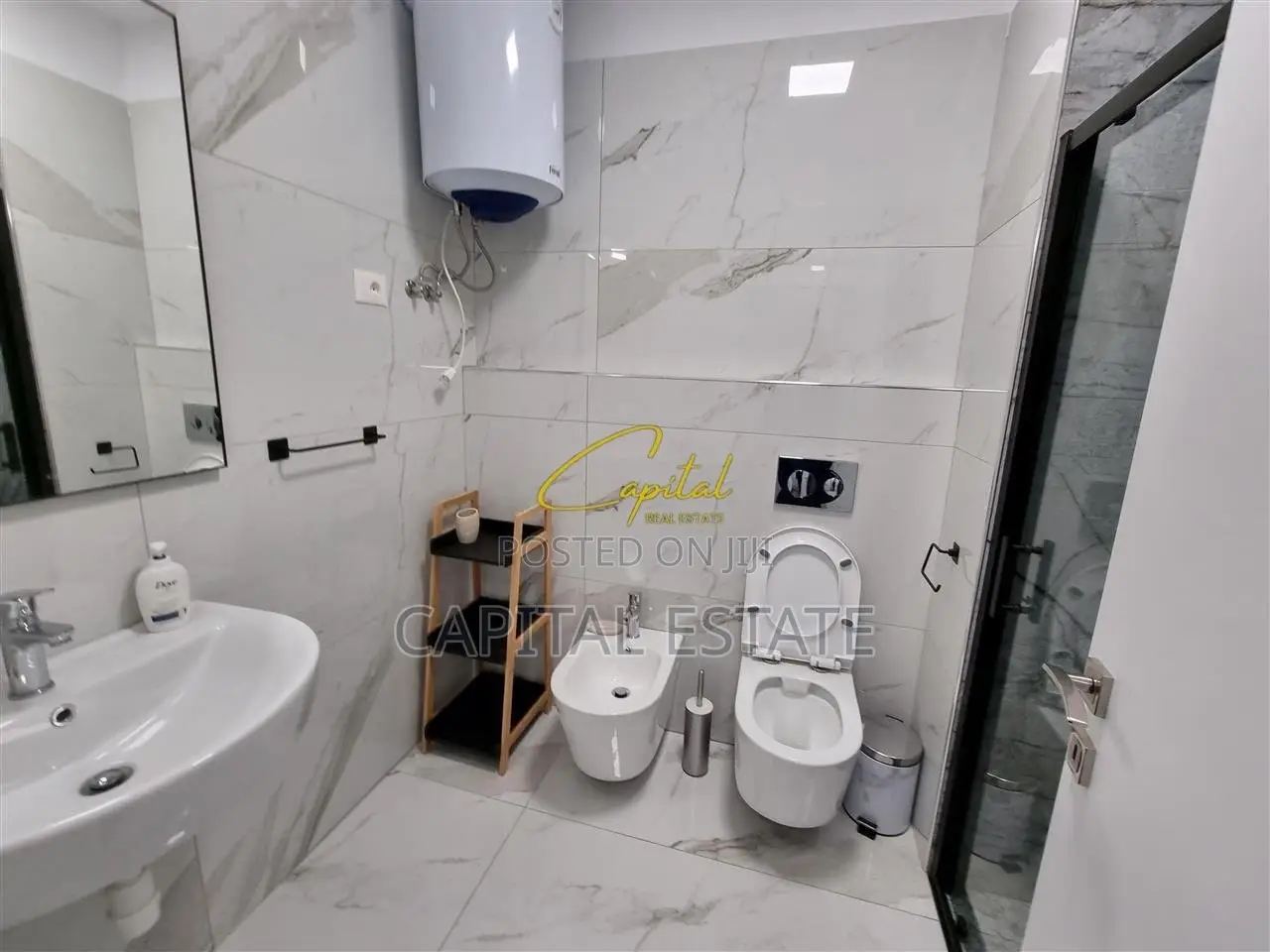 APARTAMENT ME QIRA 2+1 RRUGA KONGRESI I MANSTIRIT 75.000 LEKE