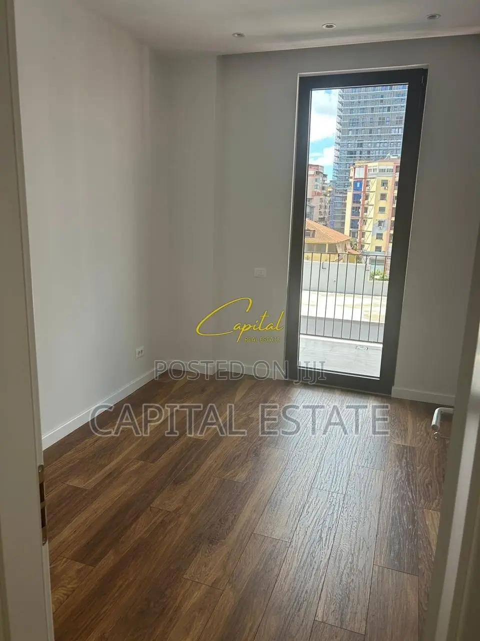 AMBIENT BIZNESI ME QIRA 116 M2 KOMUNA E PARISIT 1.700 EURO