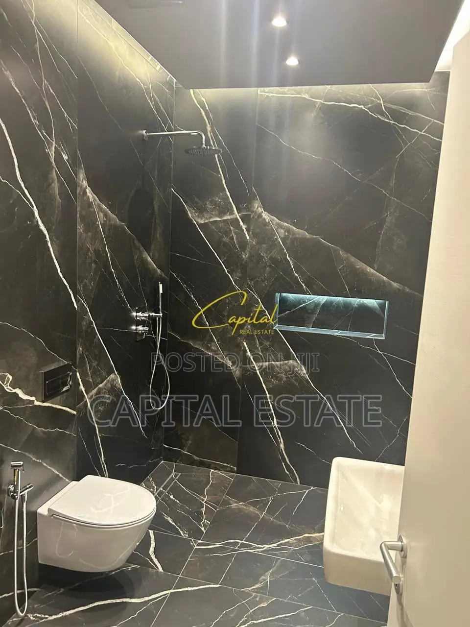 AMBIENT BIZNESI ME QIRA 116 M2 KOMUNA E PARISIT 1.700 EURO