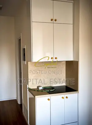 ZYRE ME QIRA 100 M2 RRUGA E BARRIKADAVE 90.000 LEKE