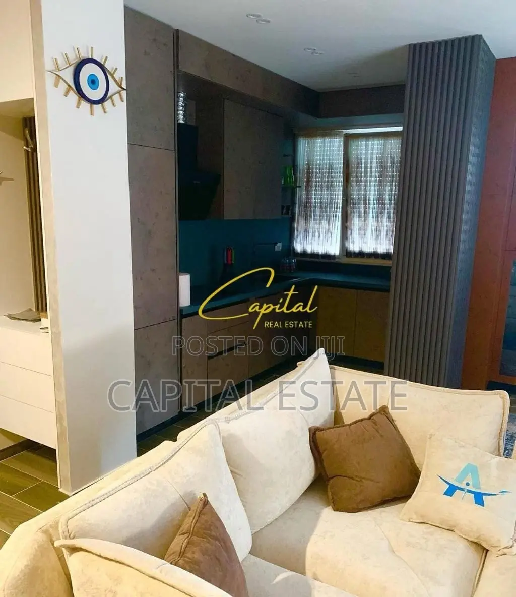 APARTAMENT ME QIRA 3+1 RRUGA E DIBRES 100.000 LEKE