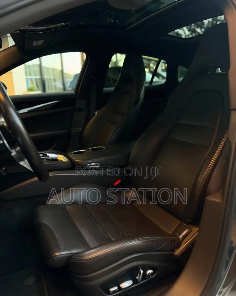 Porsche Panamera 4S