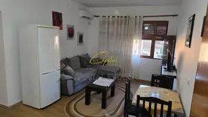 APARTAMENT ME QIRA 3+1 RRUGA BARDHYL 50.000 LEKE
