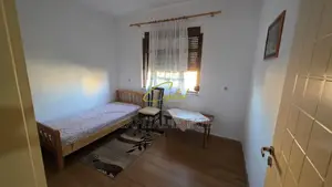 APARTAMENT ME QIRA 3+1 RRUGA BARDHYL 50.000 LEKE