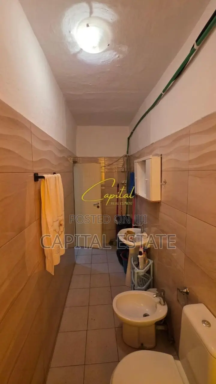 APARTAMENT ME QIRA 3+1 RRUGA BARDHYL 50.000 LEKE