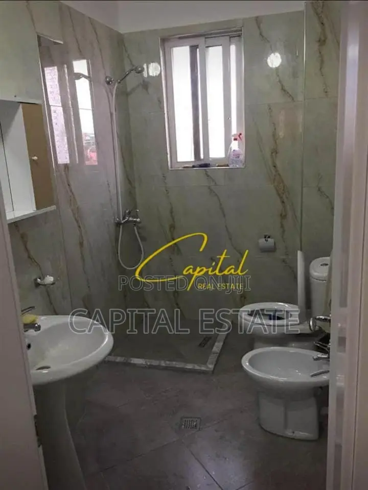 APARTAMENT ME QIRA 2+1 RRUGA FERIT XHAJKO 50.000 LEKE