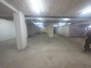 MAGAZINE ME QIRA 350 M2 PAZARI I RI 2.100 EURO