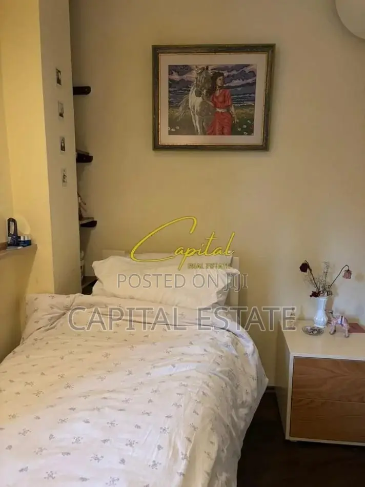 APARTAMENT ME QIRA 3+1 QENDER 1000 EURO