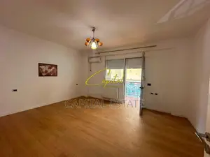 AMBIENT BIZNESI ME QIRA 126 M2 ISH BLLOKU 90.000 LEKE