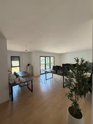 ZYRE ME QIRA 122 M2 BULEVARDI I RI 140.000 LEKE