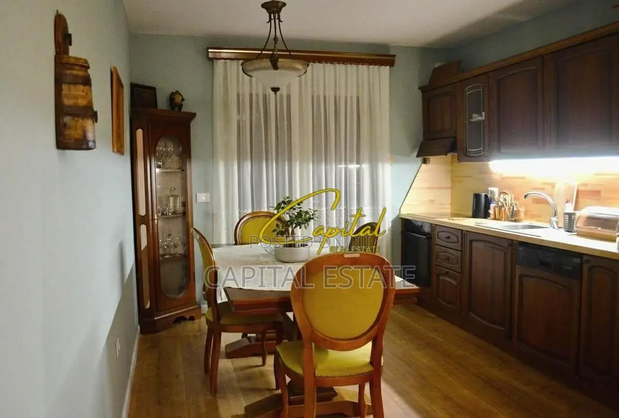 APARTAMENT ME QIRA 2+1 RRUGA E KAVAJES 800 EURO