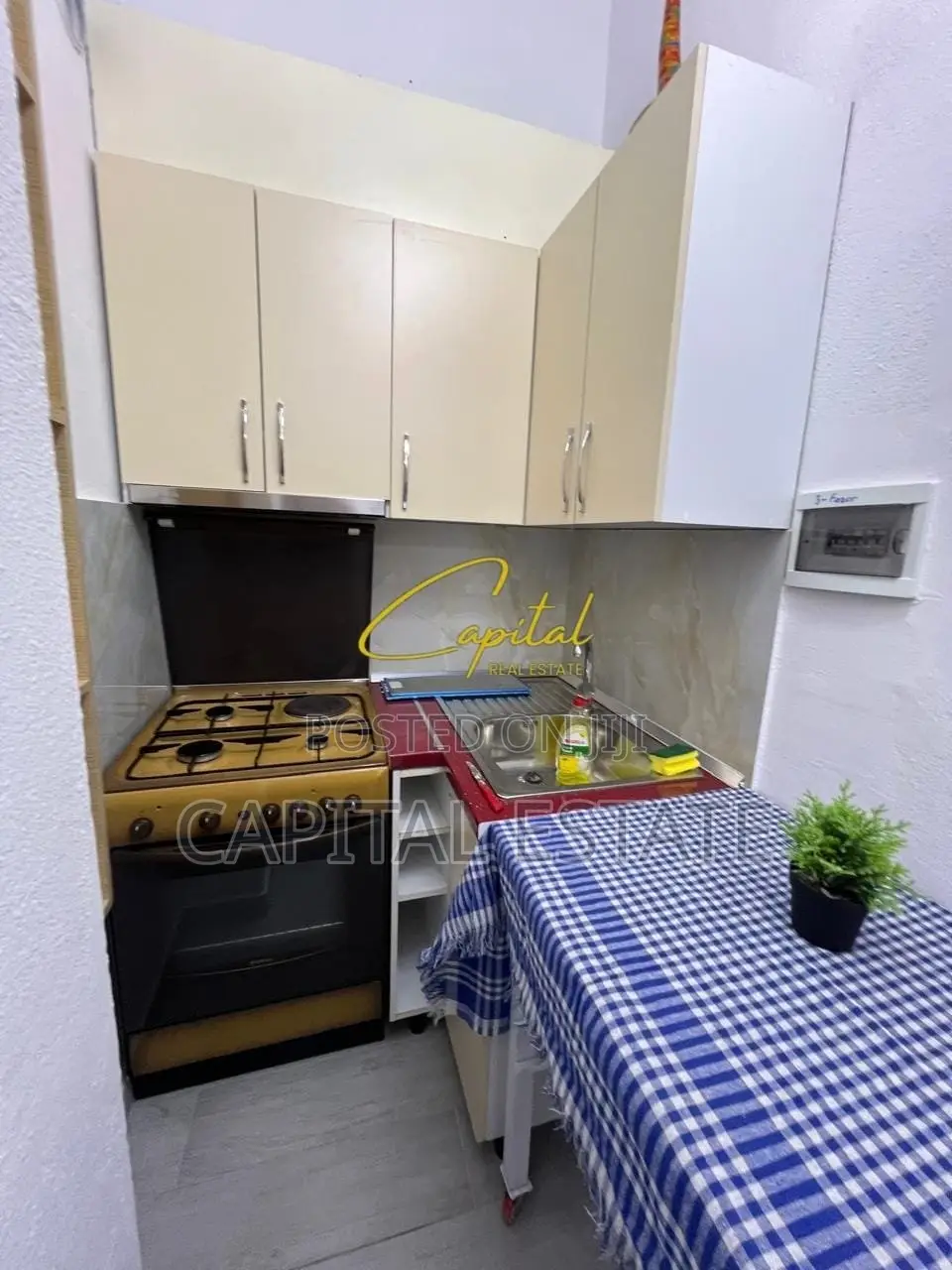 GARSONIERE ME QIRA 50 M2 ISH PARKU 40.000 LEKE