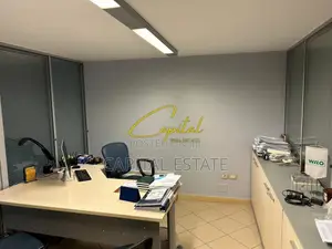 AMBIENT BIZNESI EM QIRA 220 M2 PAZARI I RI 250.000 LEKE