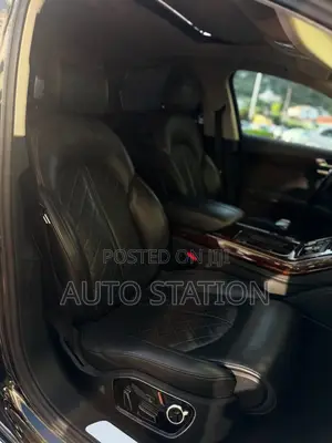 SHITET Audi A8