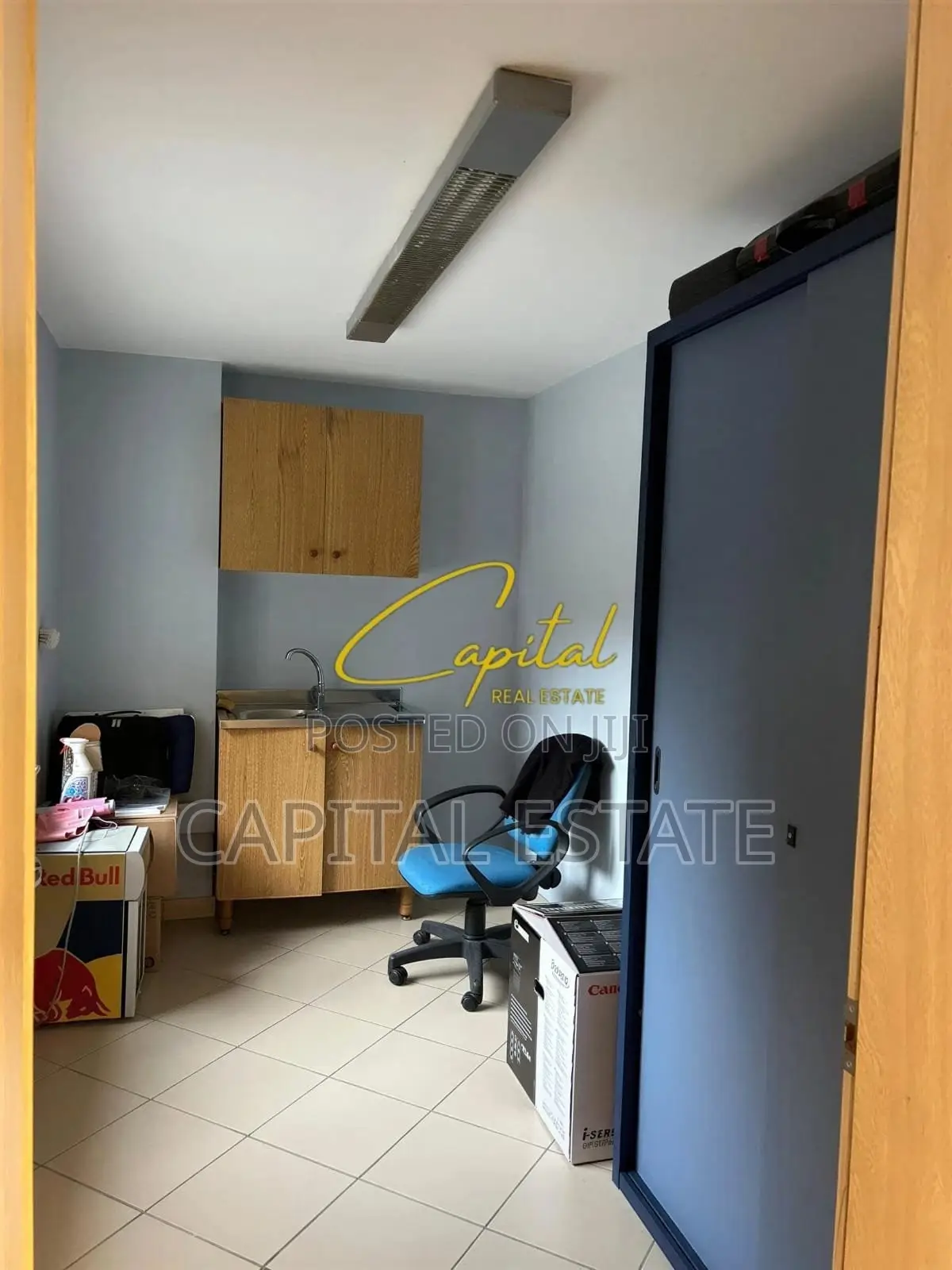 AMBIENT BIZNESI EM QIRA 220 M2 PAZARI I RI 250.000 LEKE