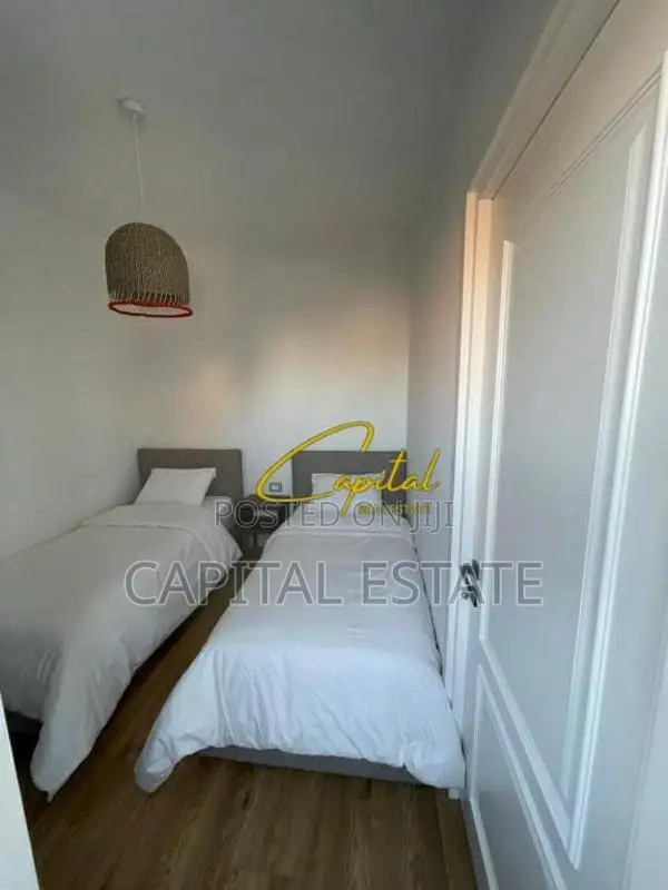 PENTHOUSE ME QIRA 100 M2 ISH BLLOKU 1.400 EURO
