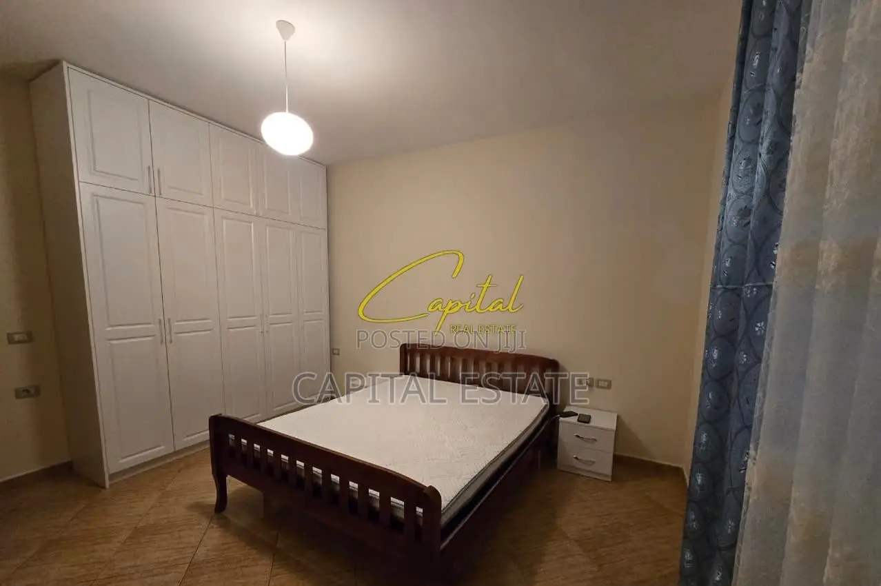 APARTAMENT ME QIRA 2+1 RRUGA E KOSOVAREVE 800 EURO