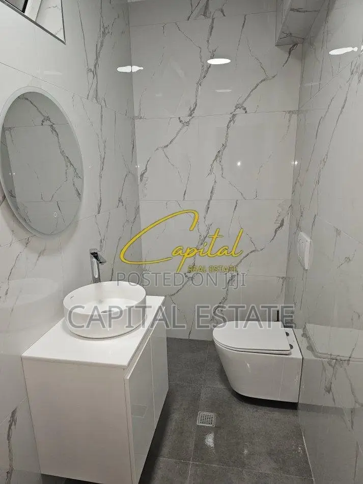 ZYRE ME QIRA 130 M2 QENDER 900 EURO