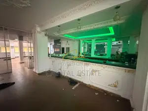 AMBIENT BIZNESI ME QIRA 240 M2 RRUGA FERIT XHAJKO 2.300 EURO