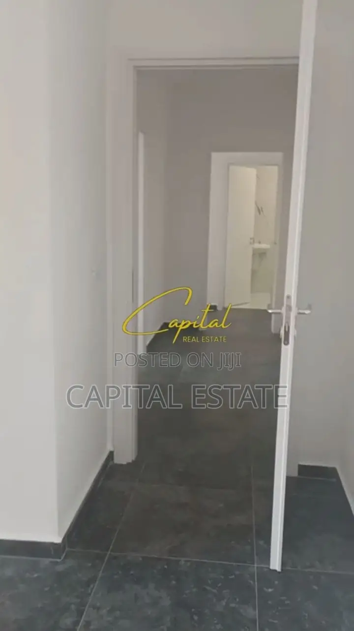 ZYRE ME QIRA 95 M2 ZOGU I ZI 1000 EURO