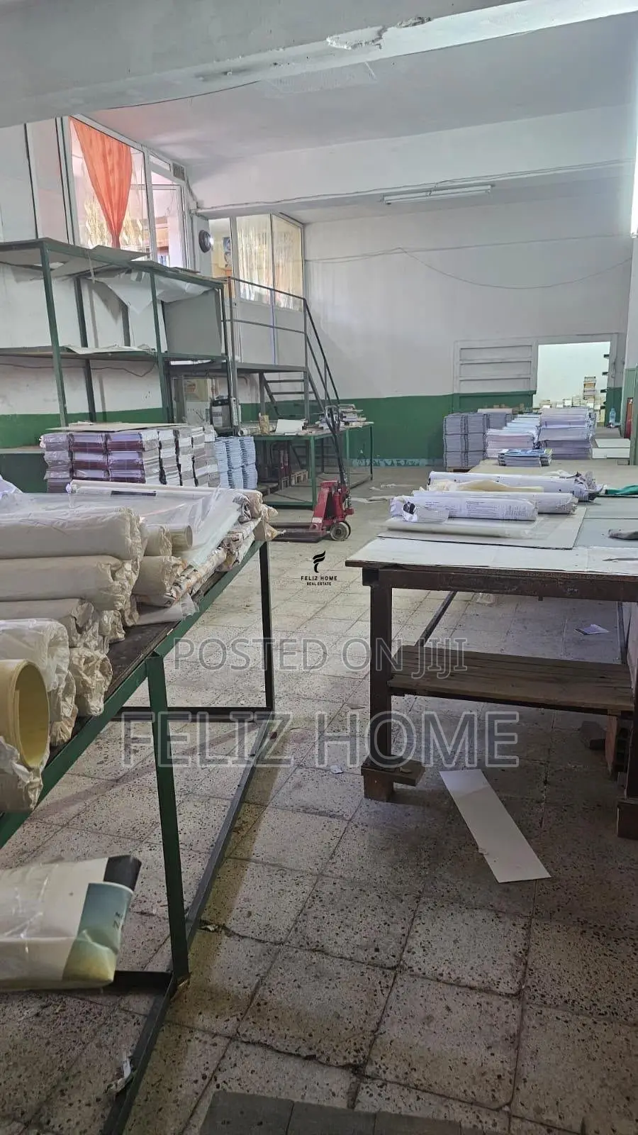 MAGAZINE ME QERA 600 M2 SAUKU I RI 200.000 LEKE