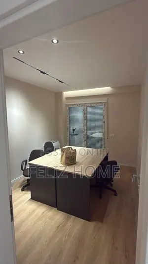 ZYRE ME QERA 85M2 RRUGA DRITAN HOXHA 70.000 LEKE