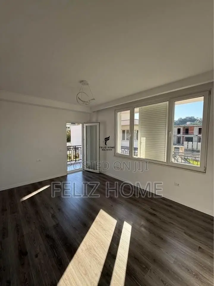 VILE ME QERA 250 M2 TEG 3.000 EURO