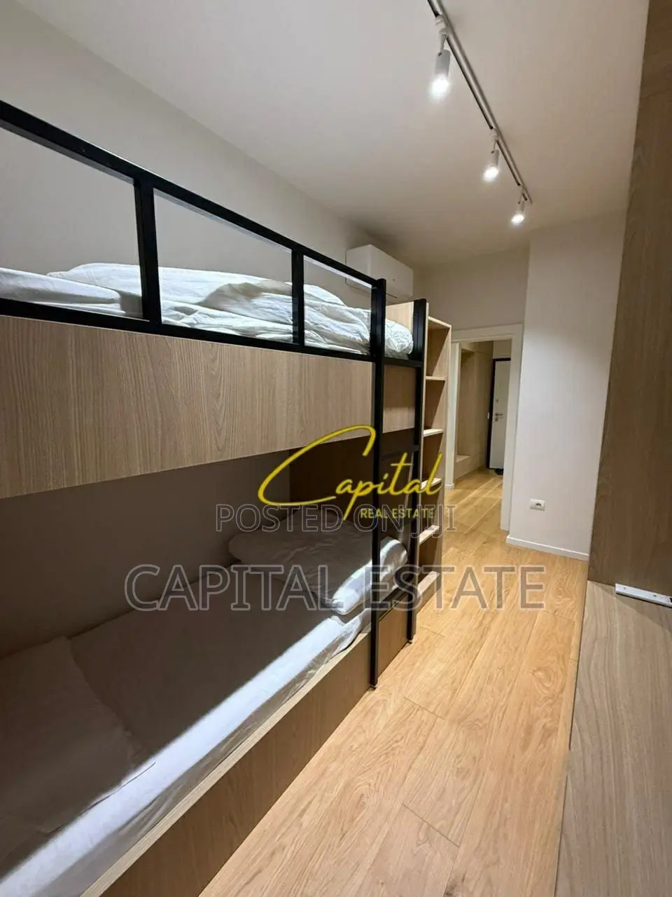 APARTAMENT ME QIRA 2+1 RRUGA E KOSOVAREVE 1.300 EURO