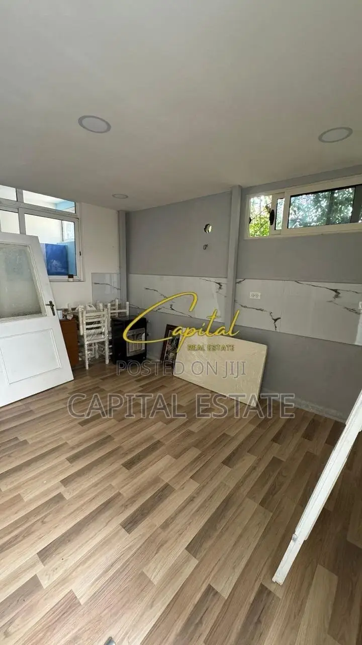 APARTAMENT ME QIRA 3+1 VASIL SHANTO 55.000 LEKE