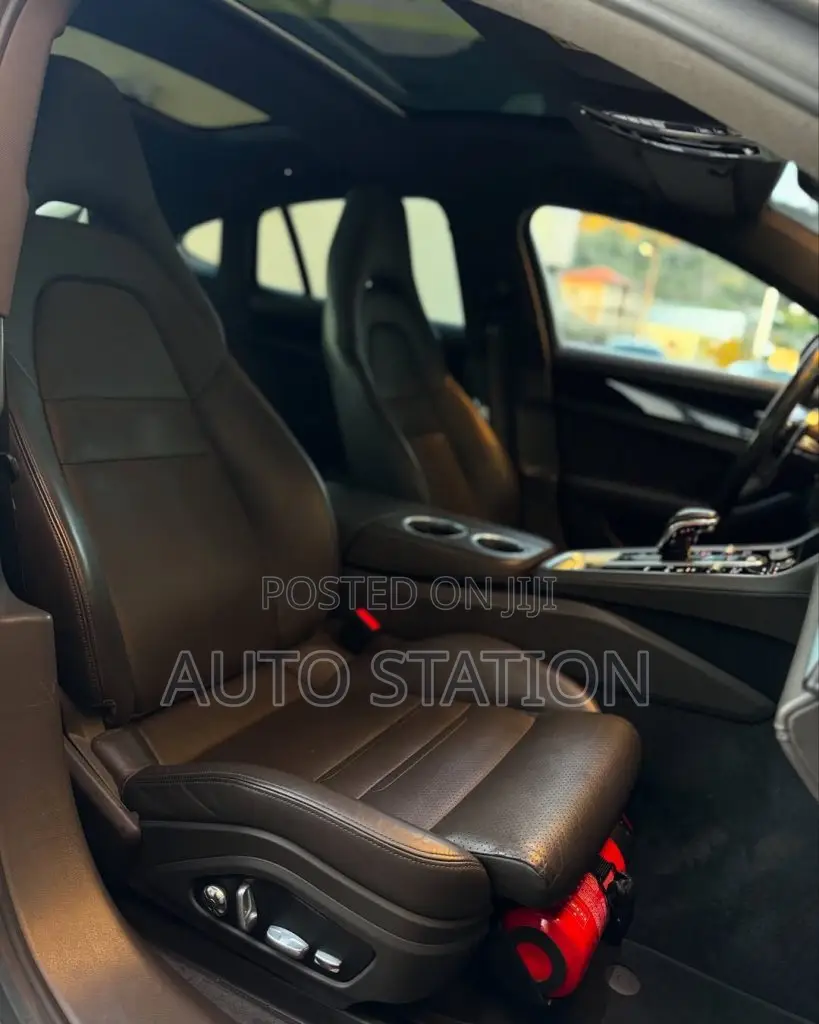 Porsche Panamera 4S