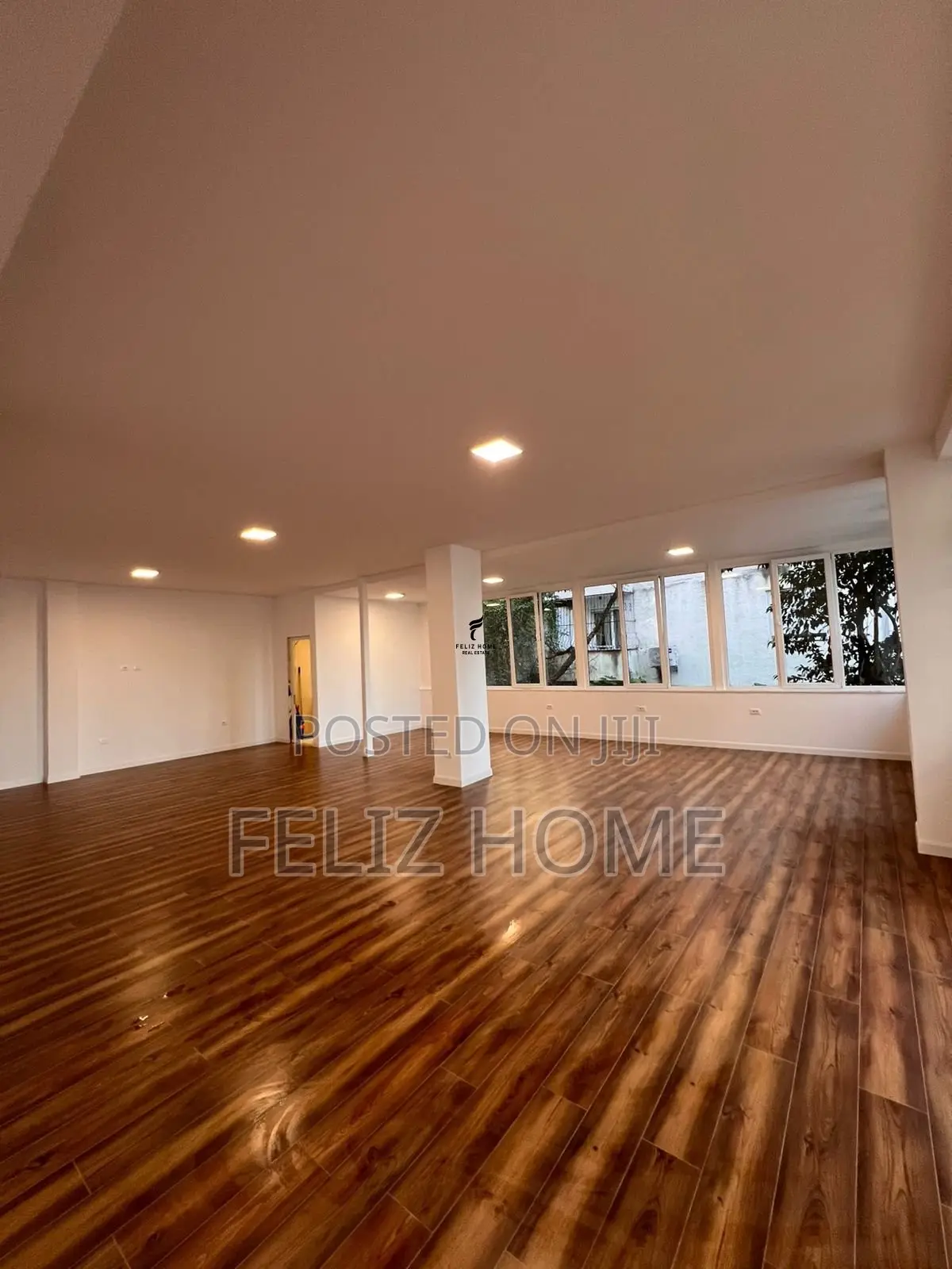 ZYRE ME QERA 150M2 LIQENI I THATE 180.000 LEKE
