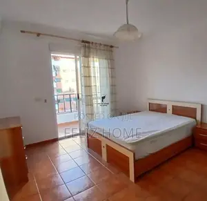 APARTAMENT ME QERA 1+1 PAZARI I RI 50.000 LEKE